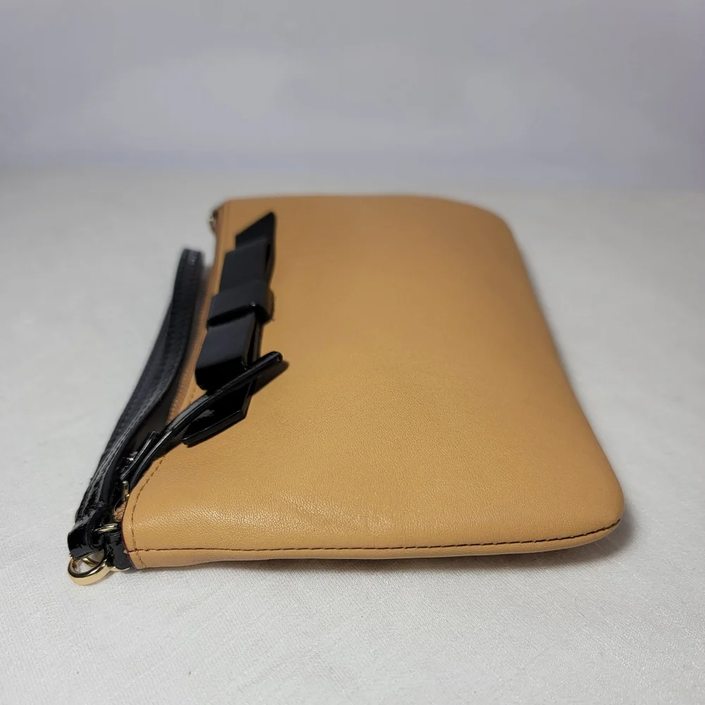 Kate spade New York Creamy Caramel Brown Wristlet.
